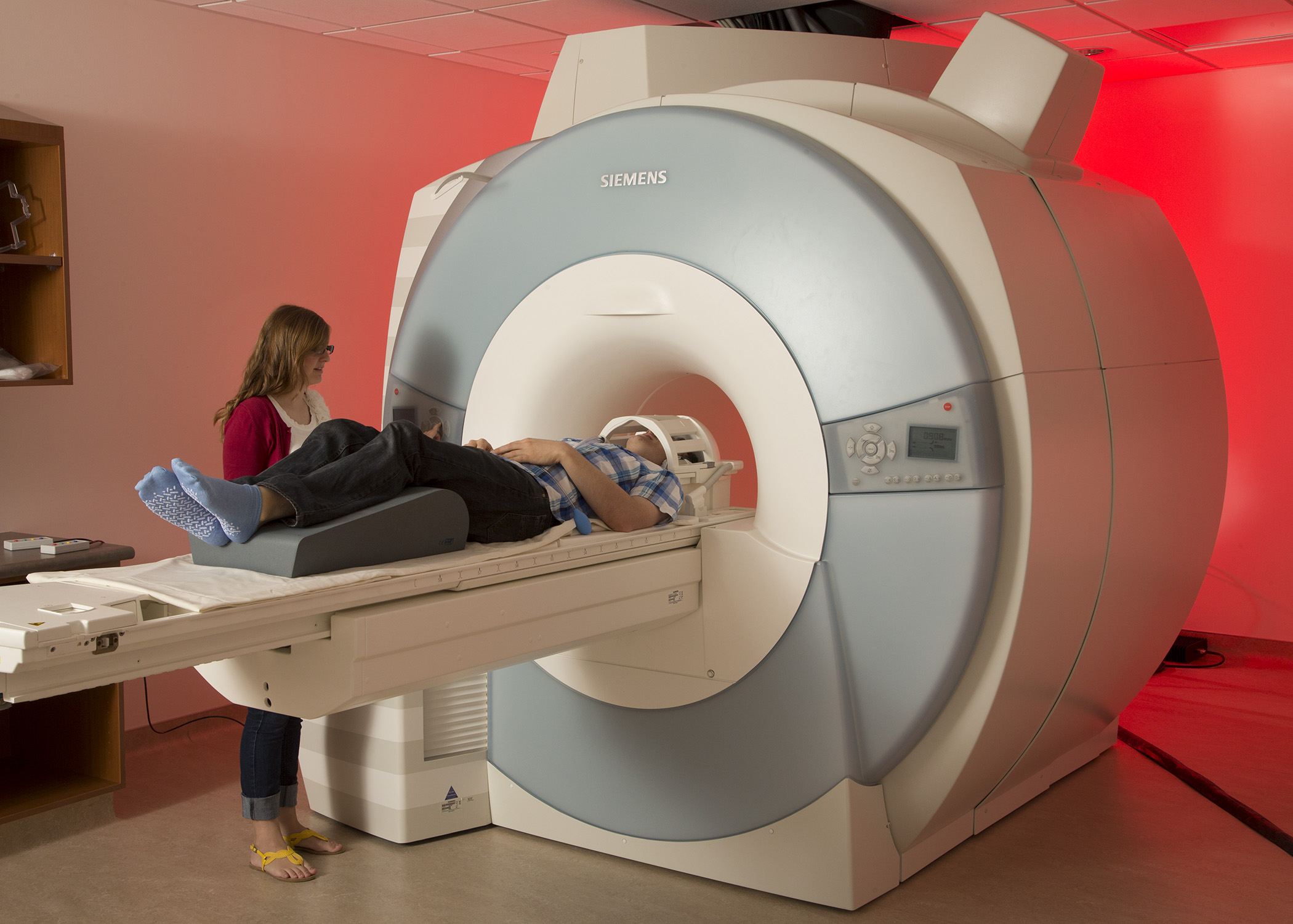 MRI brain scans reveal the way we perceive, or simply ignore, security warnings.