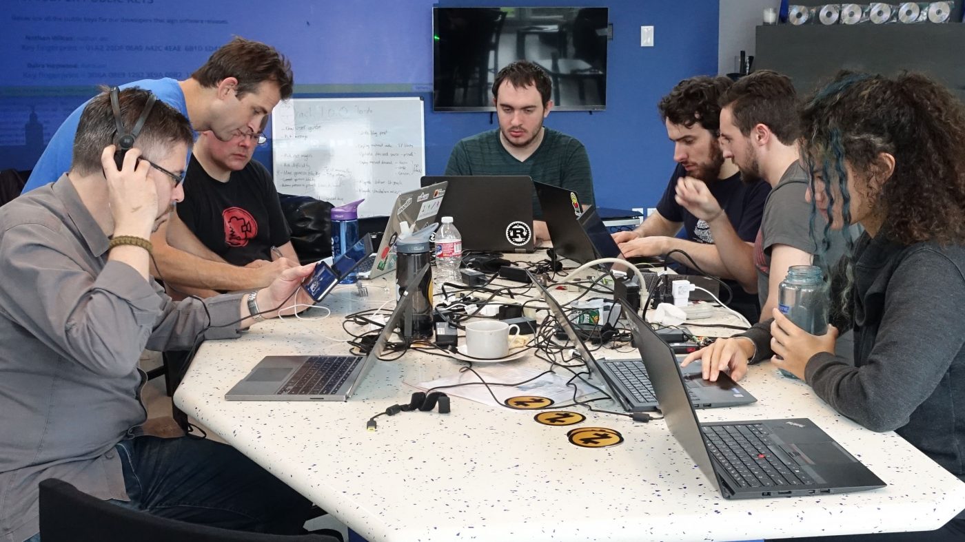 MIT Tech Review: 「ビットコインは詐欺」でもJPモルガンがブロックチェーンに賭ける理由