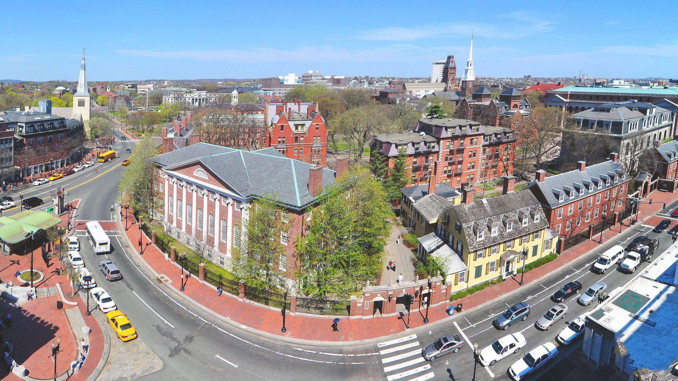 議会での的外れな質問防げ、
ハーバード大学が議員向け
「AIブートキャンプ」実施