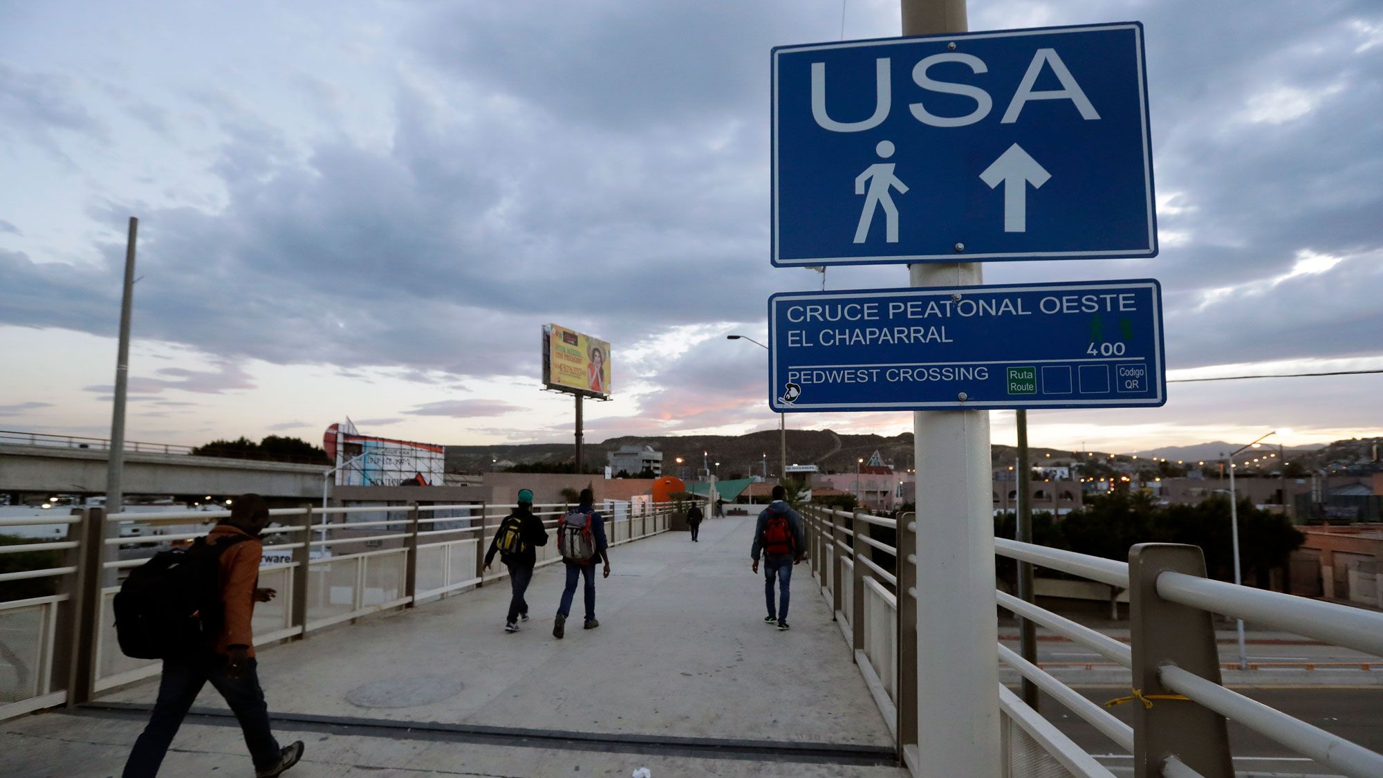 米司法省、メキシコ国境で移民からDNA採取を計画
