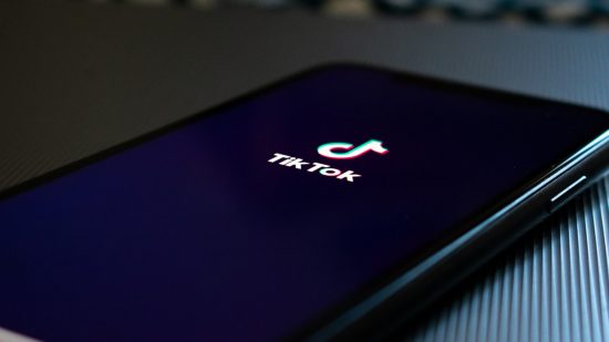 インド政府が中国製アプリを締め出し、ティックトックも