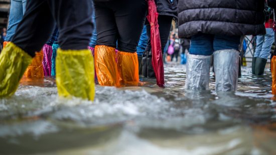 気候変動で高潮増加、30年後には2億人が危険に