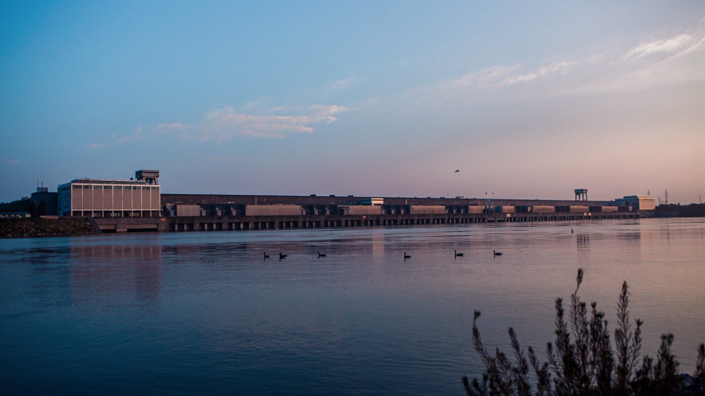 MIT Tech Review: 「招かざる客」 ビットコイン採掘業者が 小さな町に残した爪痕