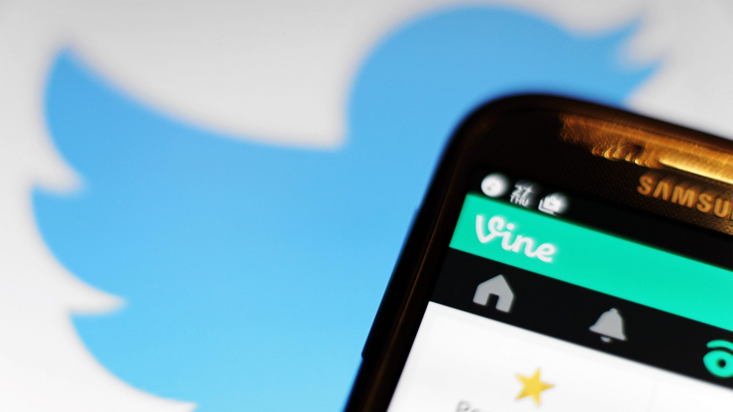 ツイッター買収のマスクが
ヴァイン復活をぶち上げ、
ティックトック対抗なるか？