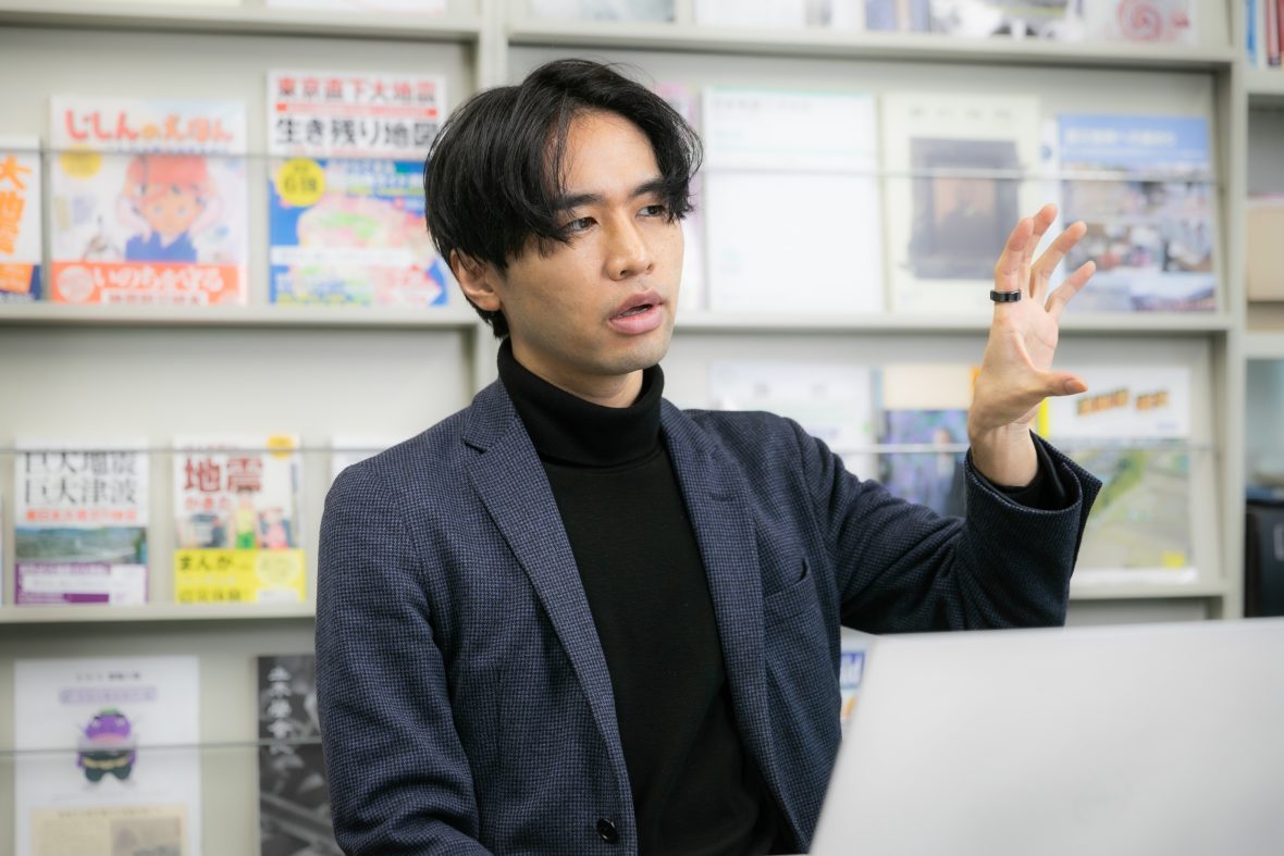MIT Tech Review: 山本憲二郎：「塗るだけで耐震化」塗料、途上国の
