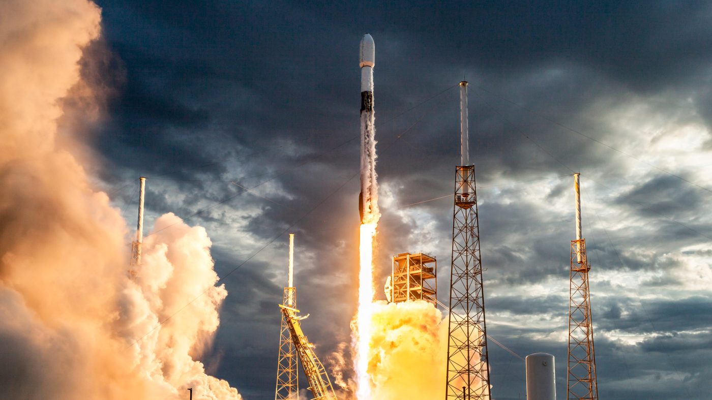 MIT Tech Review: 「ファルコン9」不具合、 スペースX頼みの危うさ露呈