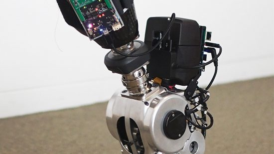 「考えるだけで動かせる」MIT開発のバイオニック義肢