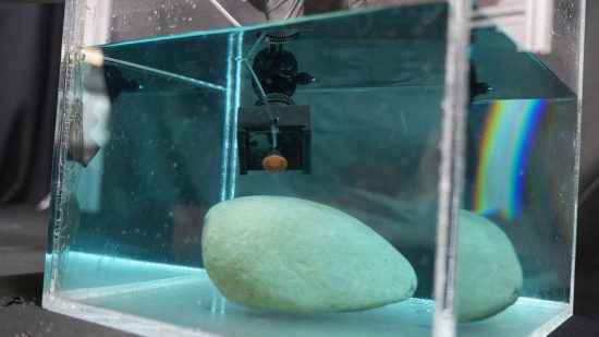 タコの吸盤にヒント、くっつき放せる新技術　水中作業にも