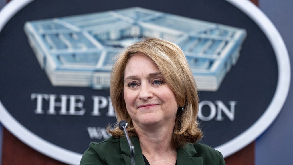 ドローン、AI、中国——ヒックス前国防副長官が語る防衛イノベーションの行方