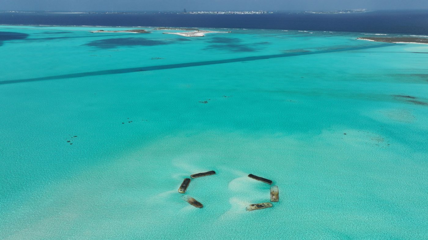 モルディブの海 MIT Tech Review: モルディブを水没から守れ、海流を利用して島を再