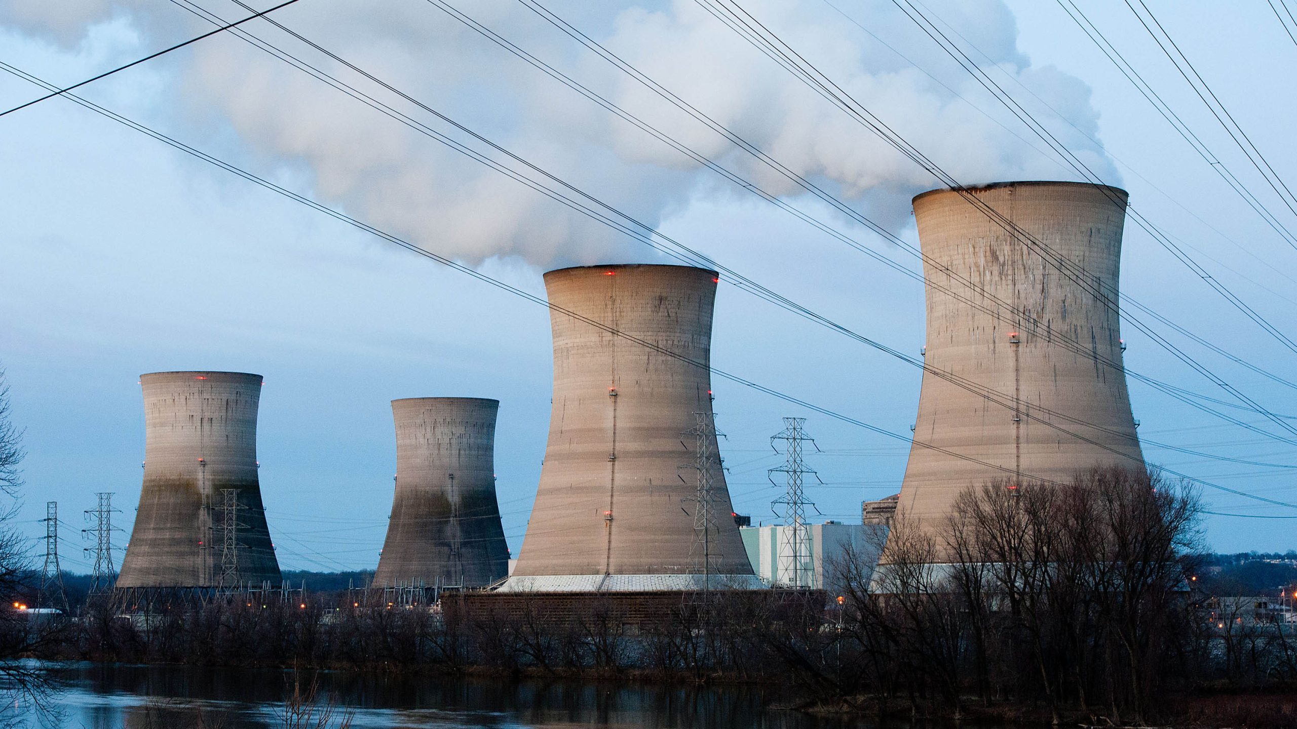 原発か？天然ガスか？ 急増するAIの電力需要が迫る選択
