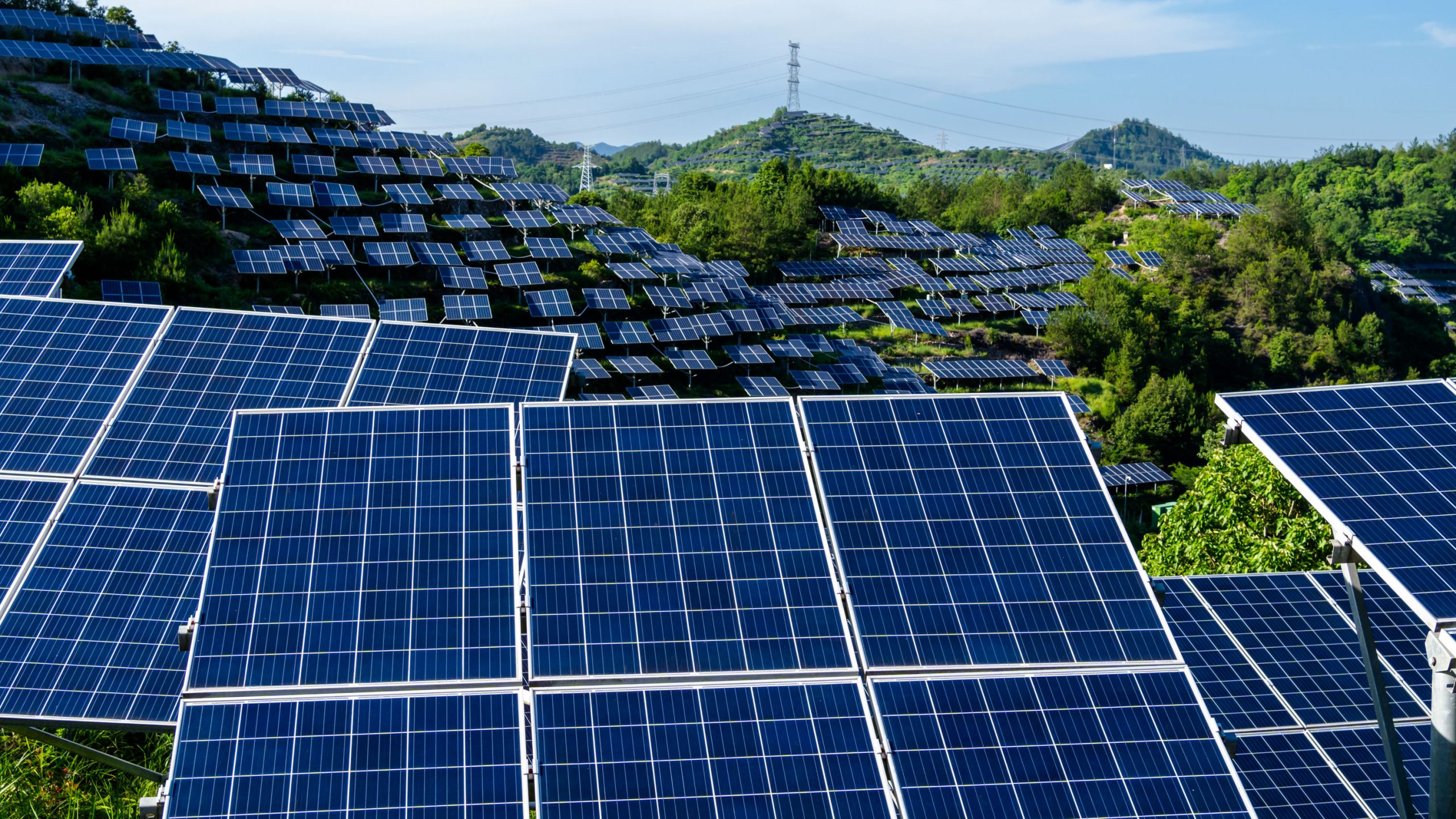 データで見る中国のエネルギー支配、太陽光・EV・投資額で圧倒