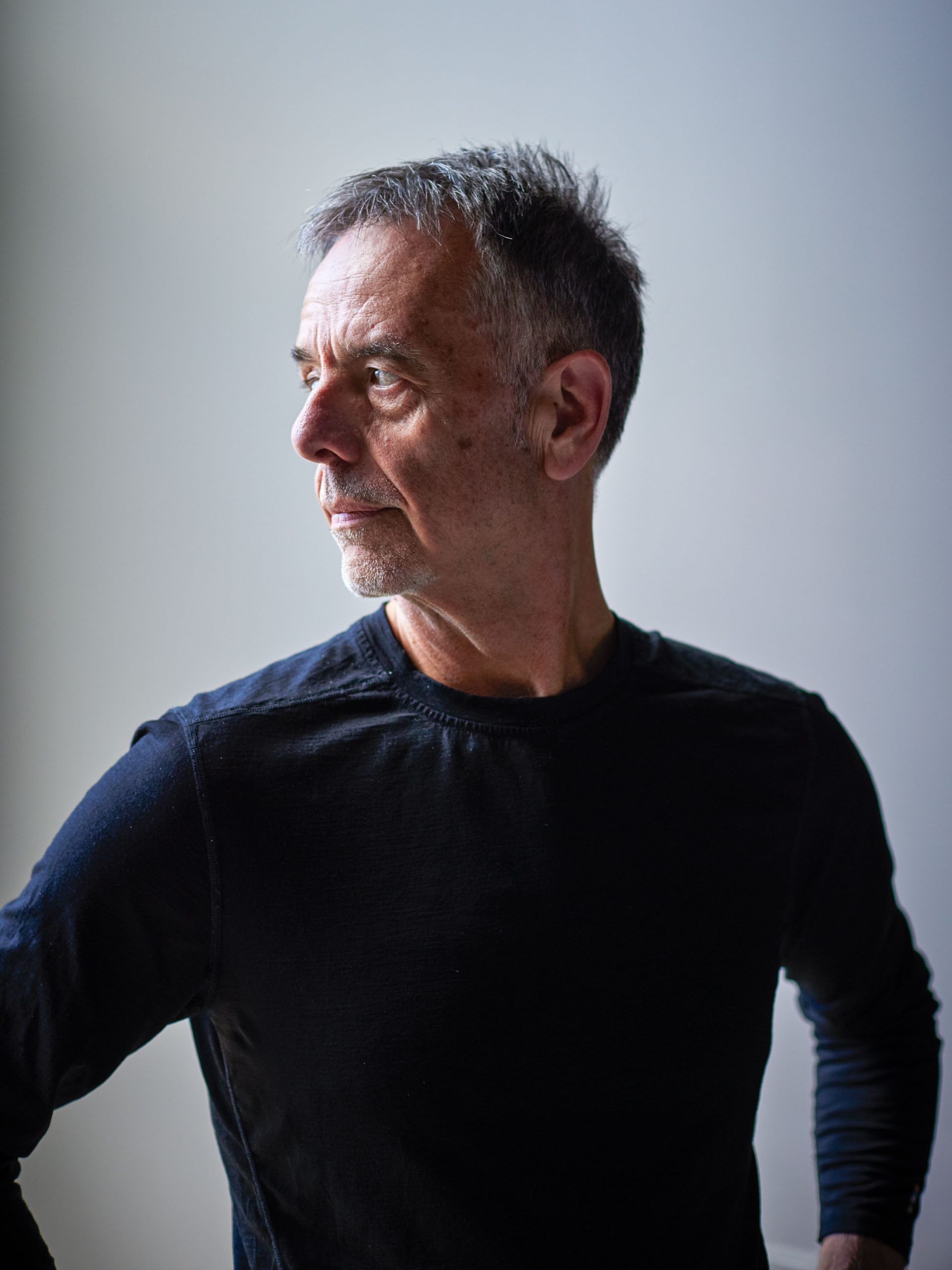 20年間、独裁国家を追った研究者は今、米国を監視している