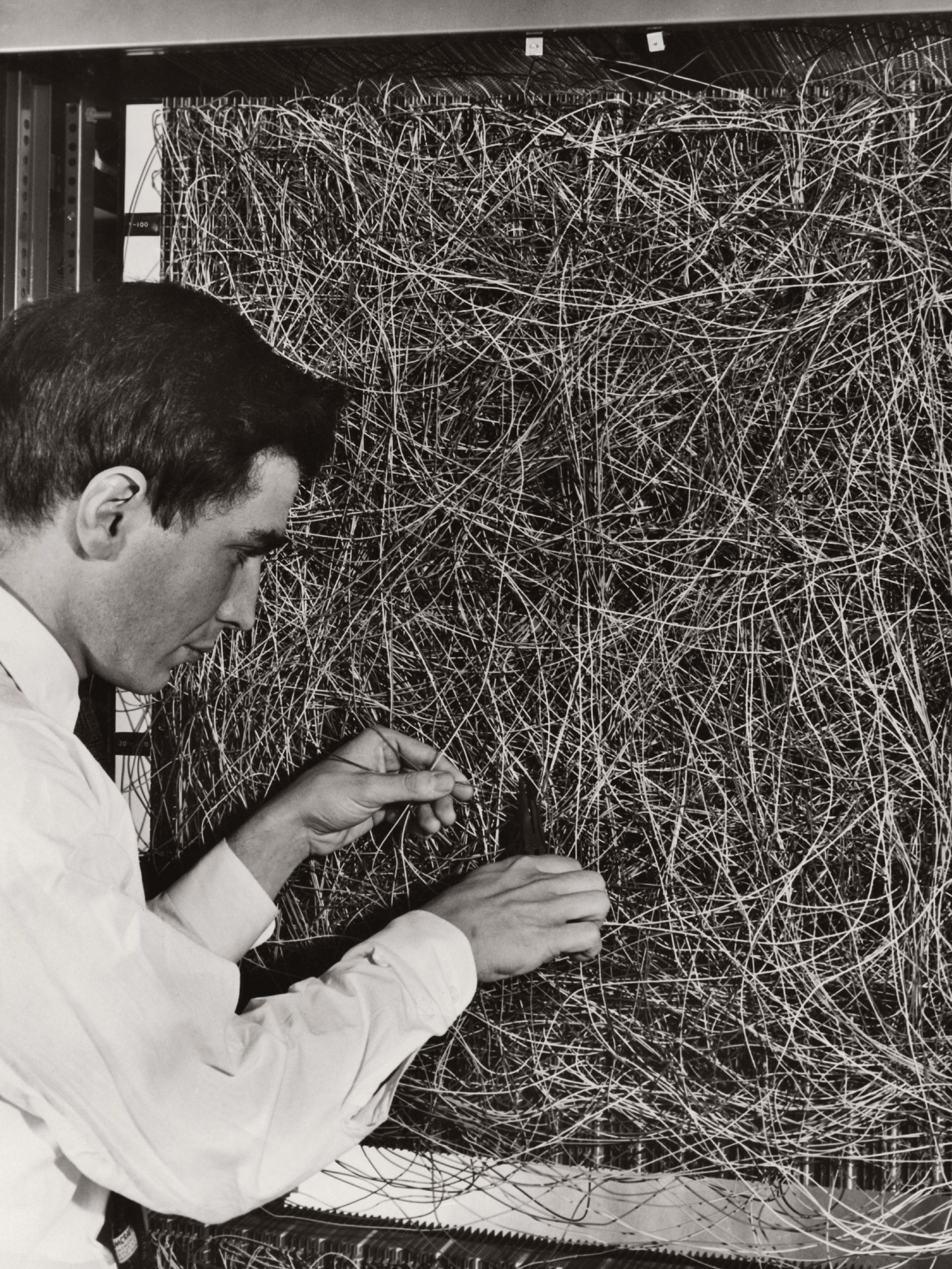 救世主か？ デジタル精神病院か？ AIセラピーの光と影を問う4冊