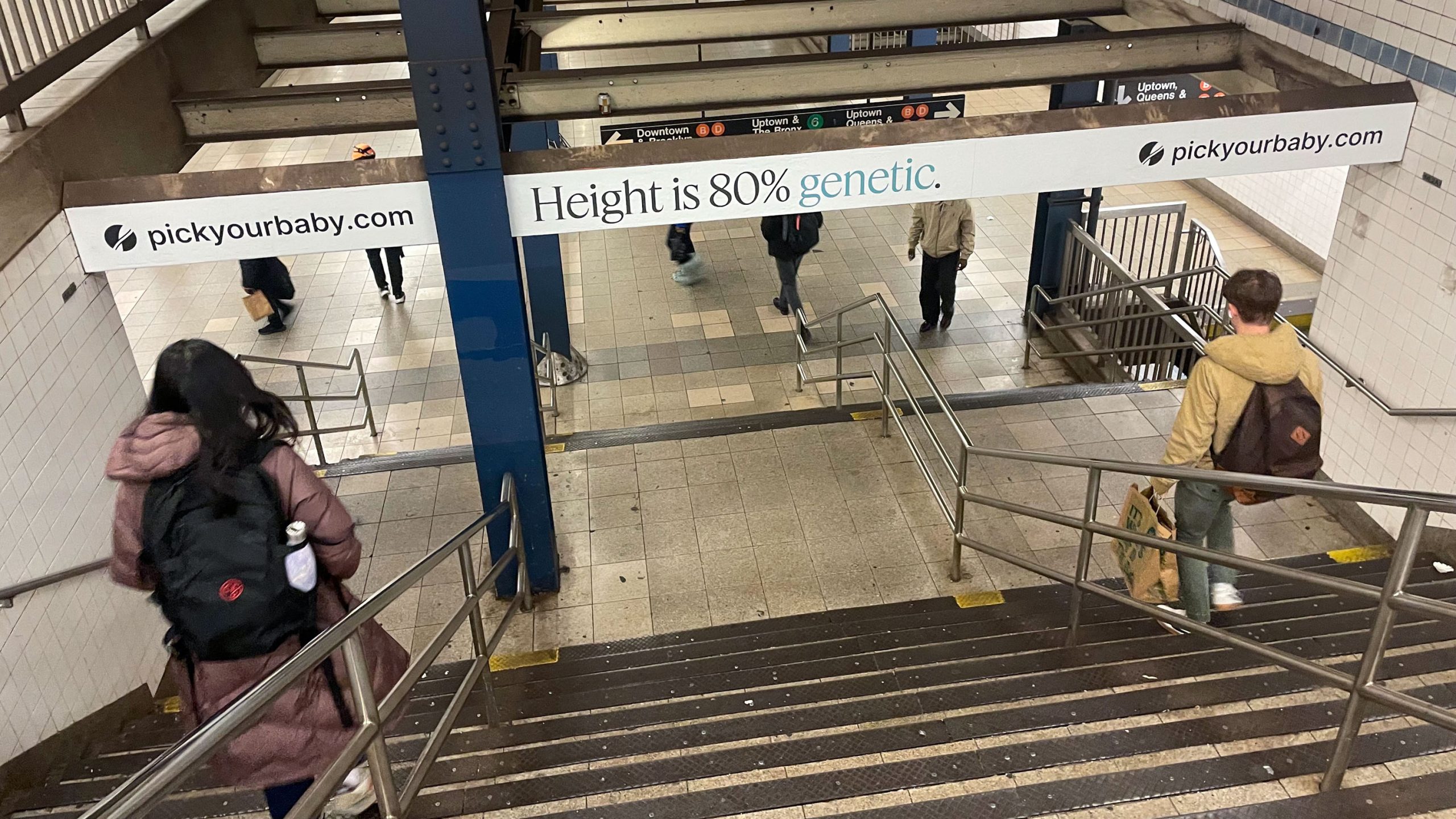 「あなたの赤ちゃん選べます」遺伝子ベンチャーがNY地下鉄をジャック