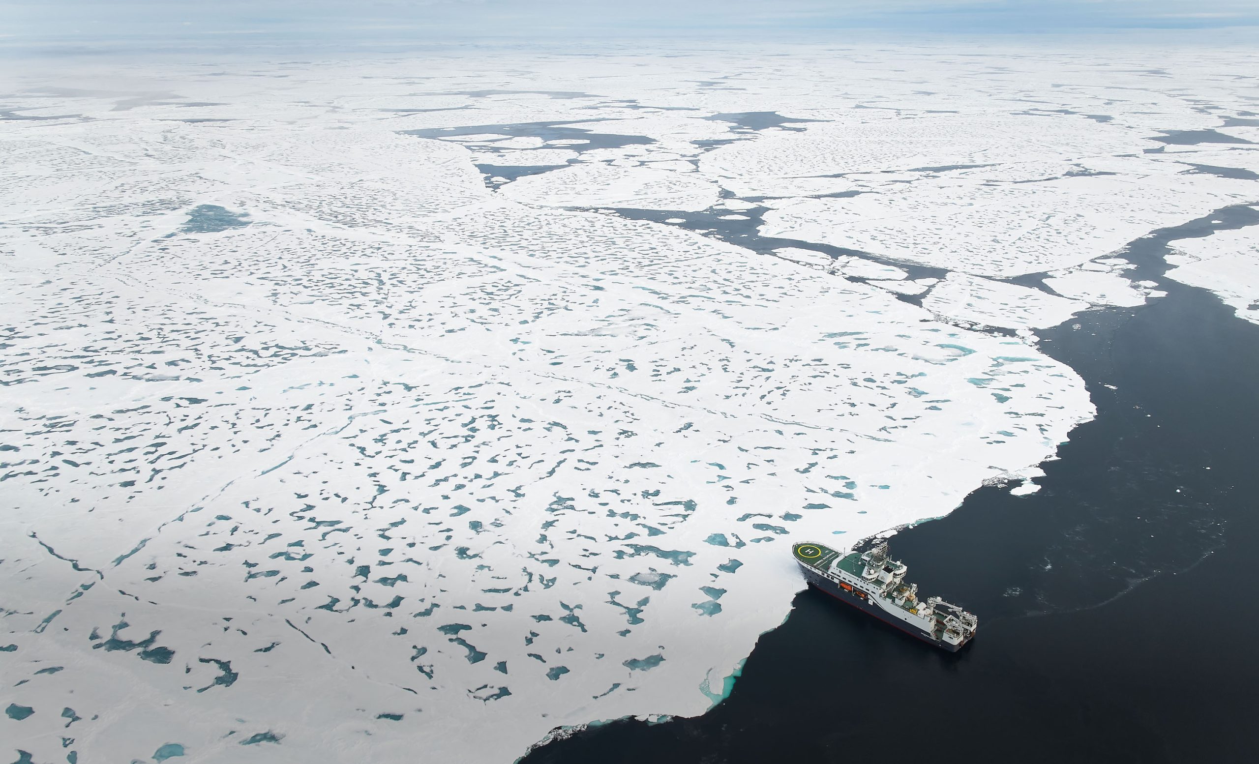 12万年前は無氷だった？海底22メートルの泥で掘り起こす北極点の謎