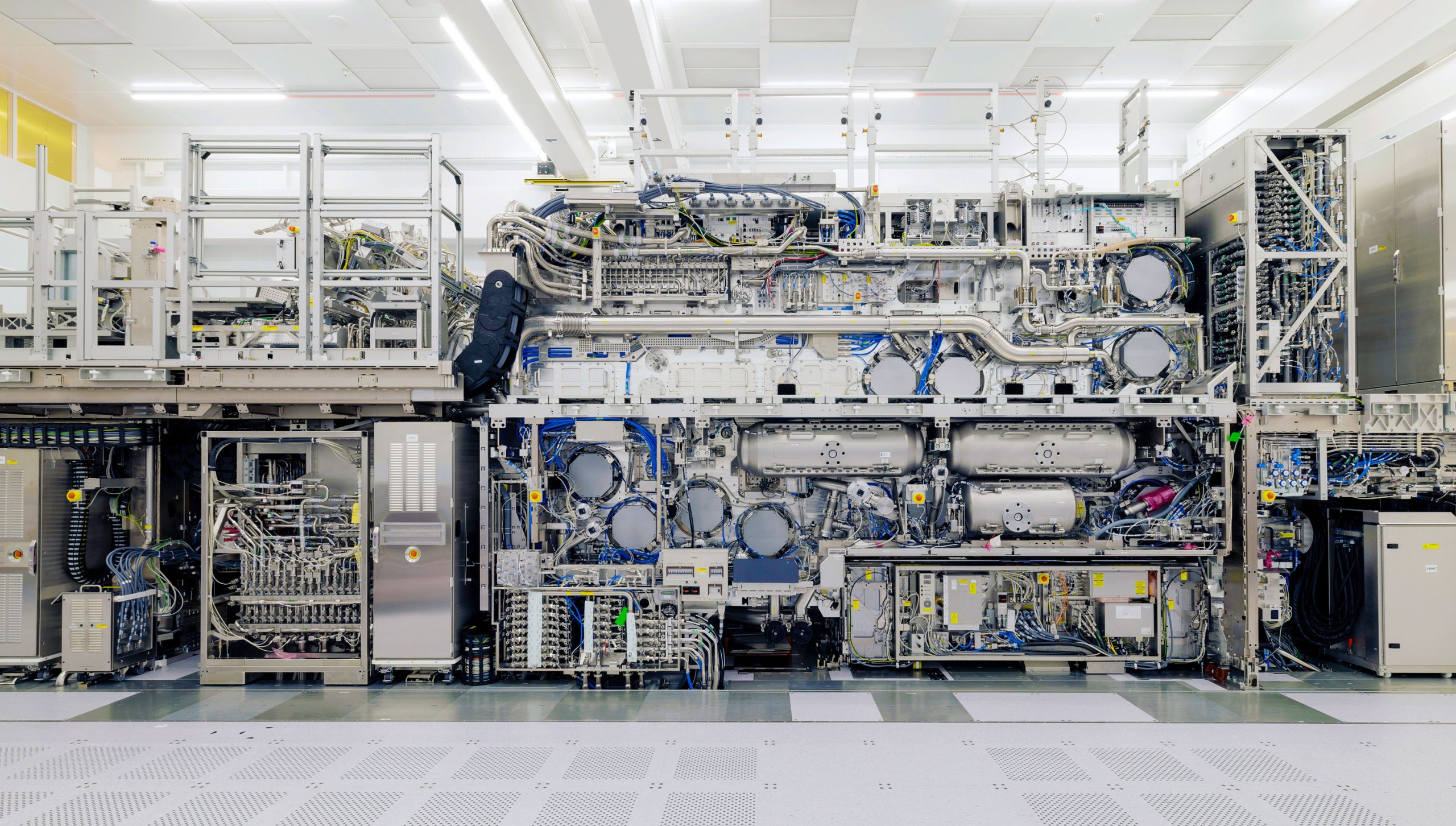世界の半導体を支える
見えざる巨人ASML
その牙城は崩せるか？